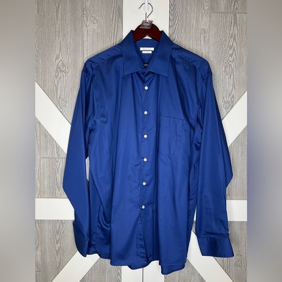 Van Heusen Other - 109. Van Heusen Regular Fit Lux Sateen Button Down Dress Shirt 18 neck